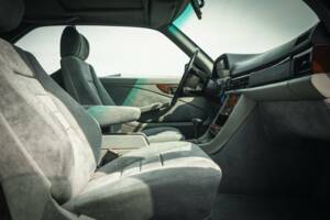 Bild 11/15 von Mercedes-Benz 560 SEC (1990)