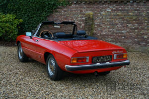 Image 36/50 of Alfa Romeo Spider Veloce 2000 (1982)