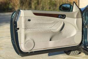 Image 48/50 of Mercedes-Benz CLK 200 (1997)