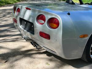 Image 41/50 of Chevrolet Corvette (2001)
