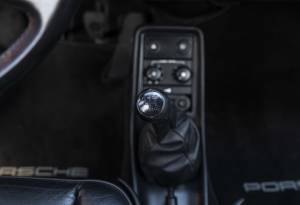 Image 24/30 of Porsche 911 Turbo 3.3 (1988)