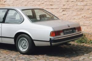 Bild 4/106 von BMW 633 CSi (1976)