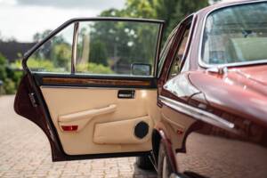 Bild 46/46 von Jaguar XJ 12 (1991)