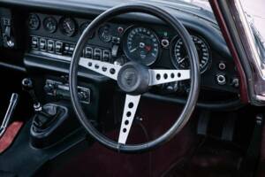 Bild 25/32 von Jaguar E-Type V12 (2+2) (1973)