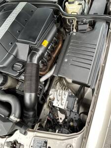 Image 21/25 of Mercedes-Benz SL 500 (1999)