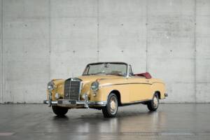 Immagine 1/50 di Mercedes-Benz 220 S Cabriolet (1958)