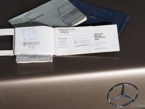 Bild 29/53 von Mercedes-Benz 300 E 4-Matic (1993)