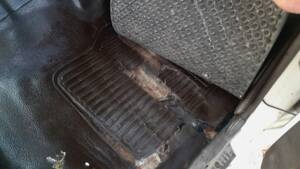 Image 55/61 of Toyota Land Cruiser FJ 62 (1989)