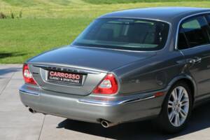 Image 43/50 of Jaguar XJ 8 4.2 (2004)