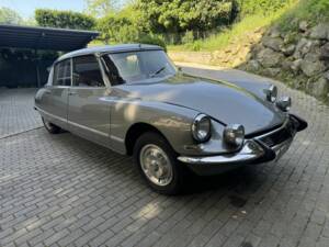 Image 1/8 of Citroën DS 19 Pallas (1964)