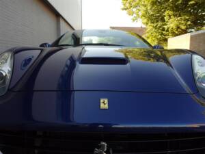 Bild 13/99 von Ferrari California (2009)
