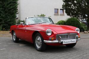 Image 3/49 of MG MGB (1966)