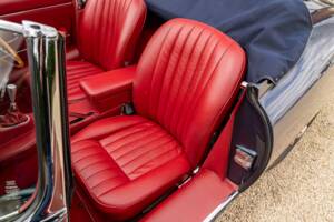 Bild 24/27 von Jaguar E-Type 4.2 (1965)