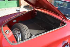 Image 13/15 of Volkswagen Karmann Ghia 1500 (1967)