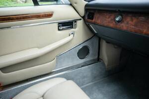 Image 21/36 of Jaguar XJR-S V12 Le Mans (1988)