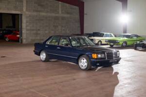 Bild 16/43 von Mercedes-Benz 380 SE (1984)