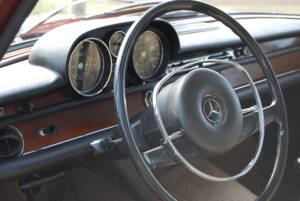 Image 39/58 of Mercedes-Benz 280 SE (1968)
