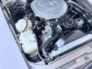 Image 41/50 of Mercedes-Benz 560 SL (1987)