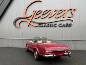 Image 8/50 of Mercedes-Benz 280 SL (1971)