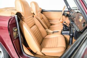 Image 21/50 of Triumph TR 6 PI (1969)
