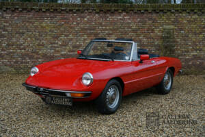 Image 1/50 of Alfa Romeo 2000 Spider Veloce (1982)