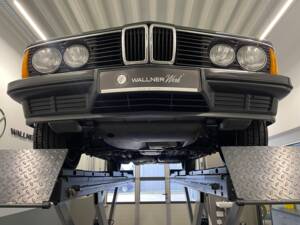 Afbeelding 21/26 van BMW 732i (1986)