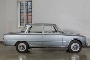 Image 8/23 of Alfa Romeo Giulia 1600 Super Biscione (1970)