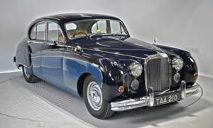 Image 2/50 of Jaguar Mk VIII (1958)