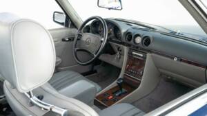 Image 21/29 of Mercedes-Benz 560 SL (1987)
