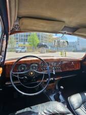 Image 11/18 of Jaguar S-Type 3.8 (1964)