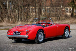 Image 13/43 of MG MGA 1600 (1960)