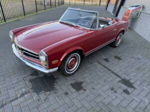 Image 3/36 of Mercedes-Benz 250 SL (1968)