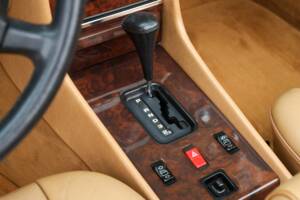 Image 21/50 de Mercedes-Benz 560 SL (1988)