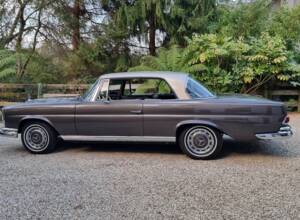 Image 2/5 of Mercedes-Benz 280 SE (1966)