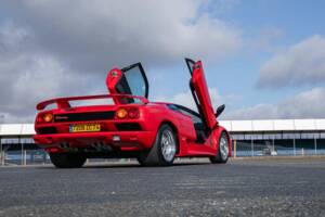 Image 12/48 of Lamborghini Diablo (1991)