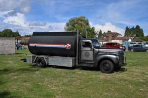 Image 15/50 de International Harvester K6 (1942)