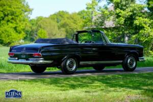 Image 44/52 of Mercedes-Benz 220 SE b (1963)