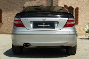 Image 8/50 of Mercedes-Benz C 320 Sportcoupé (2003)