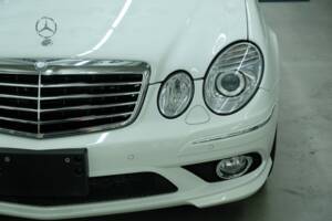 Bild 15/50 von Mercedes-Benz E 500 (2007)