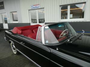 Imagen 23/26 de Mercedes-Benz 220 SE b (1963)