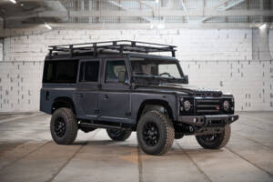 Image 2/35 of Land Rover Defender 110 (1992)