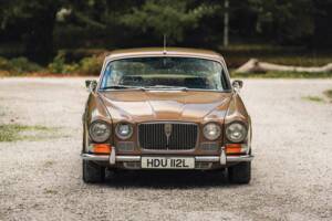 Image 6/50 of Jaguar XJ 12 (1972)
