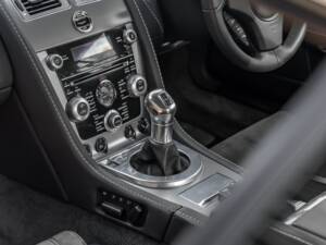 Image 18/77 of Aston Martin DBS (2009)