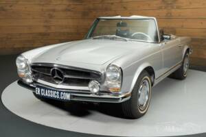 Image 4/19 de Mercedes-Benz 280 SL (1968)
