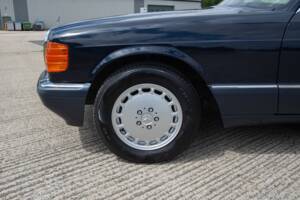 Bild 24/29 von Mercedes-Benz 300 SE (1990)