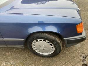 Bild 17/50 von Mercedes-Benz 300 E (1986)