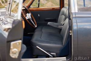 Image 13/50 of Daimler 2.5 Litre V8 (1965)