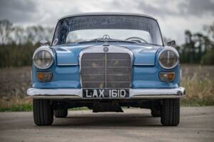Image 5/10 de Mercedes-Benz 200 (1966)
