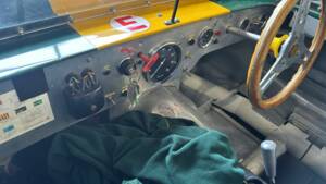 Image 77/80 of Lister Knobbly (1956)