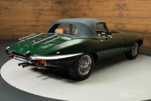 Image 8/19 of Jaguar E-Type (1970)